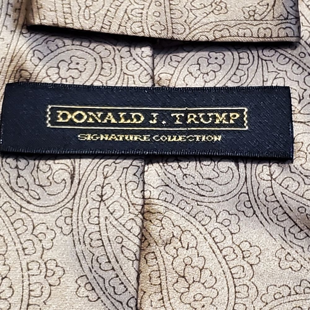 Donald Trump Signature Collection Men's Neck Tie 58" Long x 4" Wide Gold Paisley - Picture 4 of 4